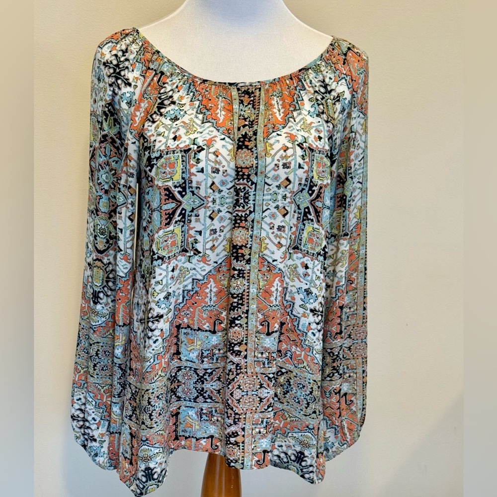 Tunic top in a print fabric. Size M  by Karen Kane